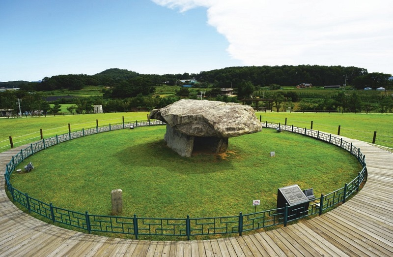 Table-type dolmen in Bugeun-ri, Ganghwa