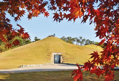 Royal Tombs in Songsan-ri