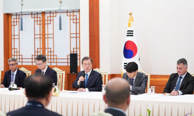 President asks Asia-Pacific news execs for help in inter-Korean peace