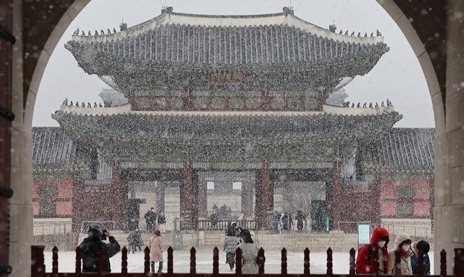 Snowy Gyeongbokgung Palace