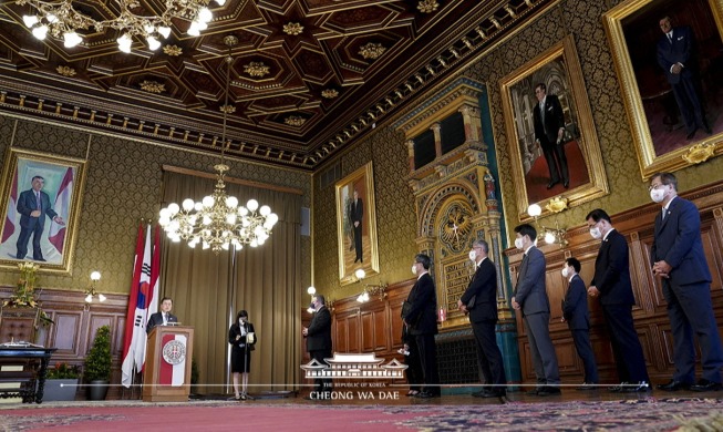 Remarks by President Moon Jae-in during Visit to Vienna City Hall