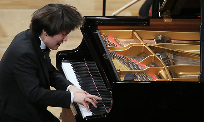 Pianist Cho still capturing Polish hearts