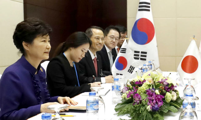 S. Korea, Japan agree to firm up trilateral cooperation with U.S. over N.K. provocations 