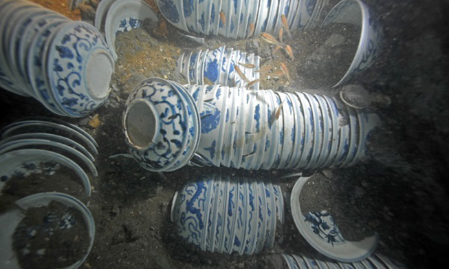 Treasures from ancient Chinese wreck on exhibit in Korea 