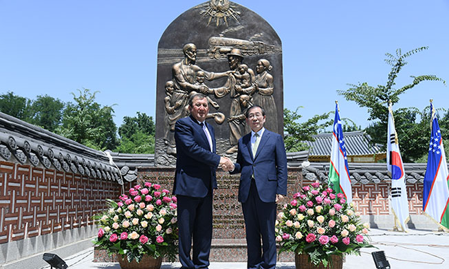 Monument commemorates Korean diaspora in Uzbekistan