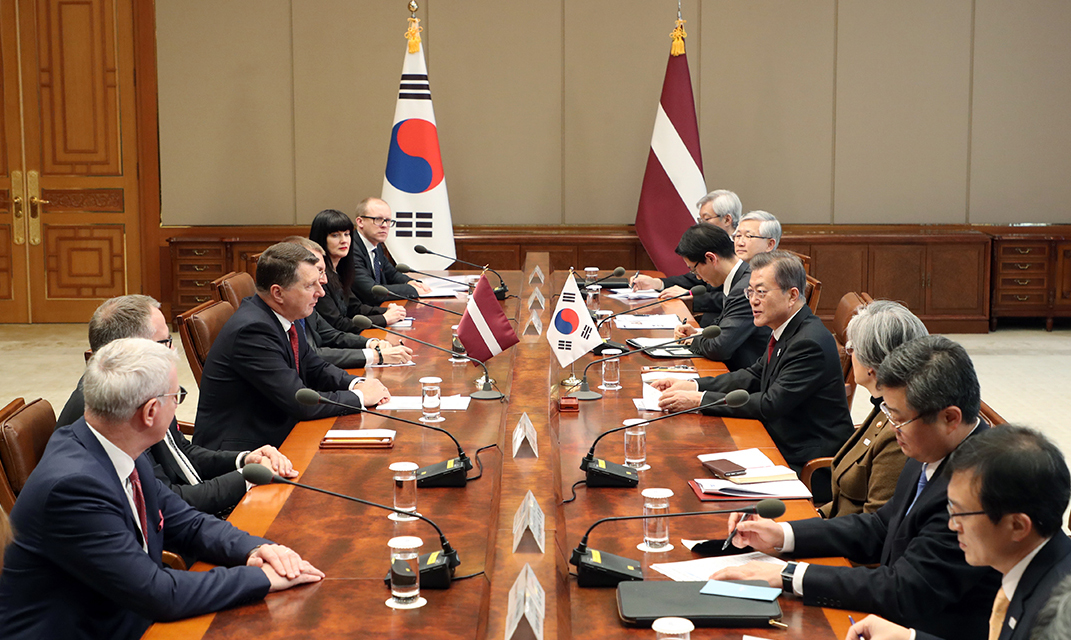 Korea, Latvia discuss Peace Olympics, economic cooperation