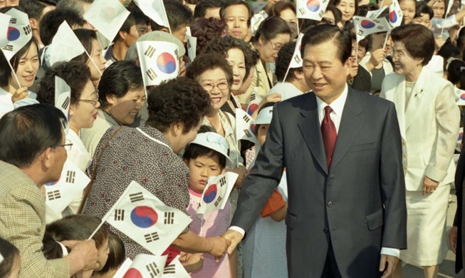 Photos, videos depict history of inter-Korean relationship