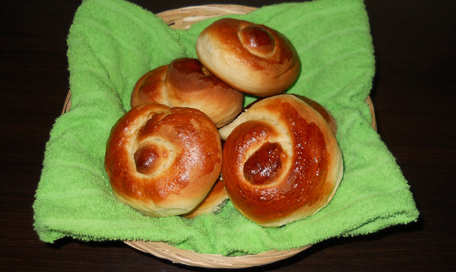 Cook with me: Korean bread rolls