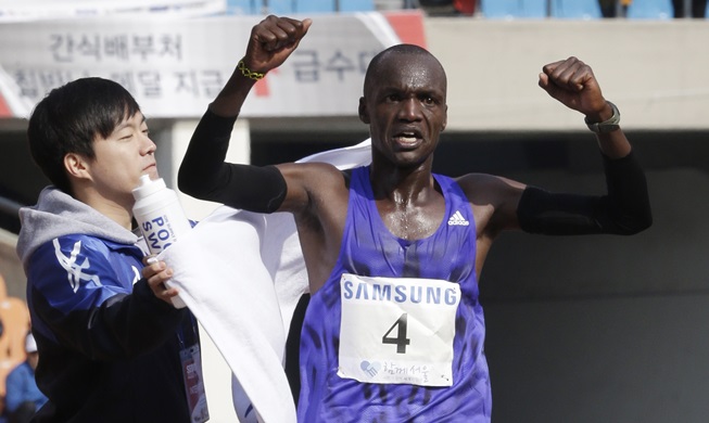 Korea offers special citizenship to marathoner