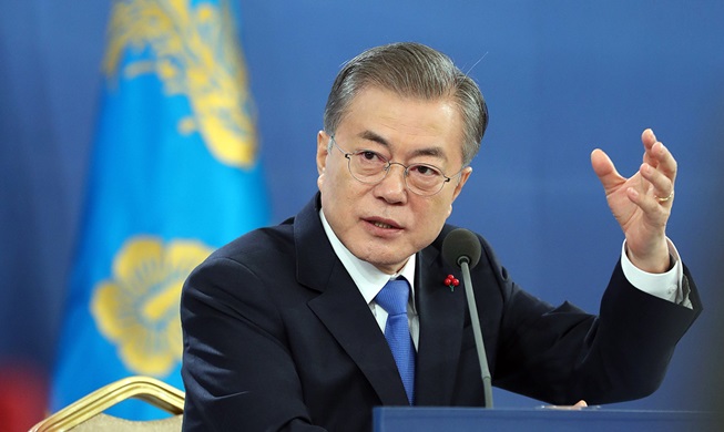 President Moon makes Foreign Policy's 100 Global Thinkers list for 2nd straight year