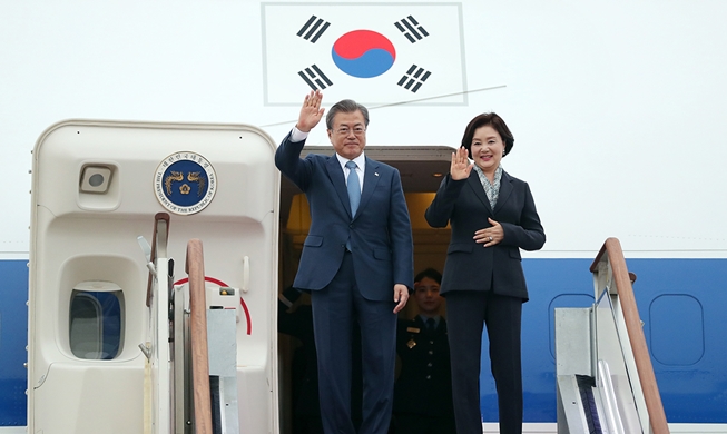 President Moon urges opening of 'Silk Road of steel' with Central Asia