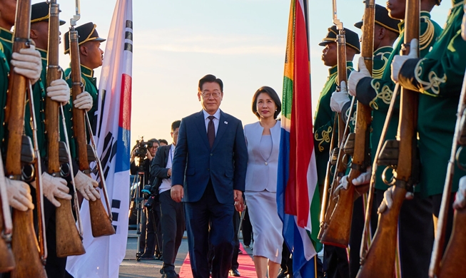 President Lee returns from 4-country tour of Mideast, Africa
