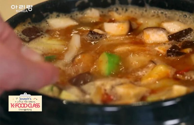 [K-FOOD CLASS] Ep.3 Beyond the Smell, The Surprising Taste of Cheonggukjang