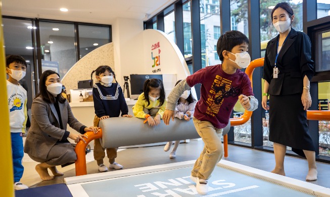 [Korea in photos] Smart indoor playground using high-tech sensors