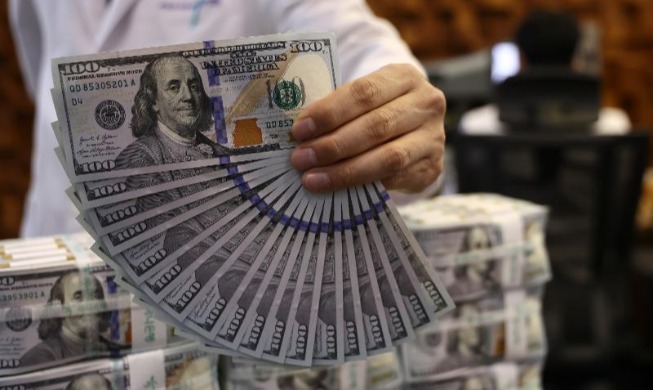 2025 issuance of USD 3.4B in FX bonds reflects market confidence