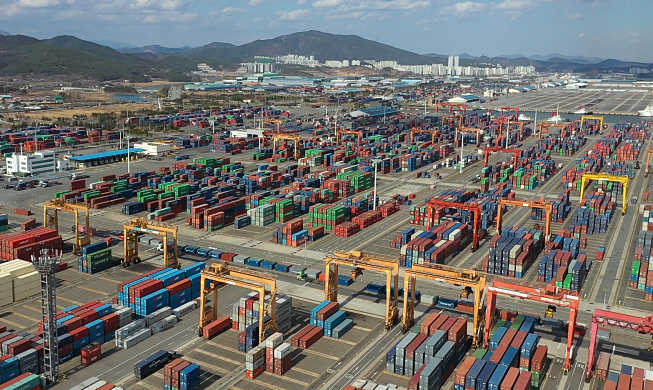 Exports in 2025 seen to smash annual record with USD 700B