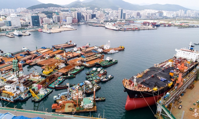 'Carbon-free sea routes' with Australia to boost green shipping