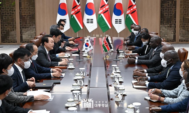 President urges Korean companies to enter Kenya's energy, defense sectors