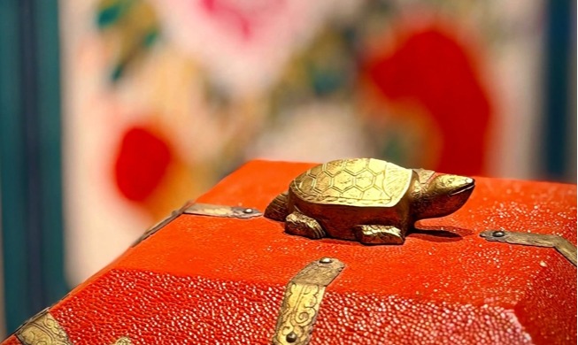 Exhibition in Busan highlights traditional record, royal heritage