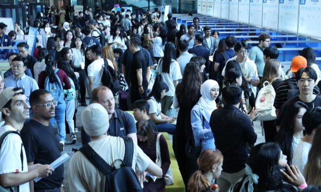 42.5% of foreign students seek jobs only in Korea: survey