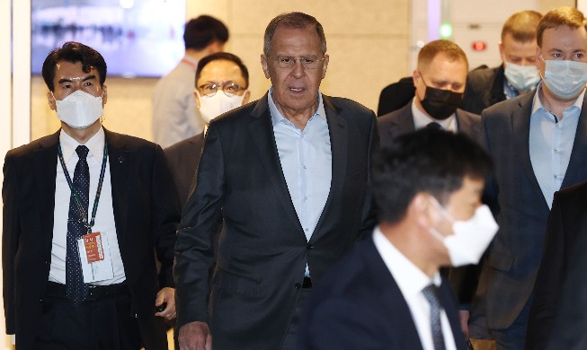 Russian foreign minister makes 1st visit to Korea in 8 years