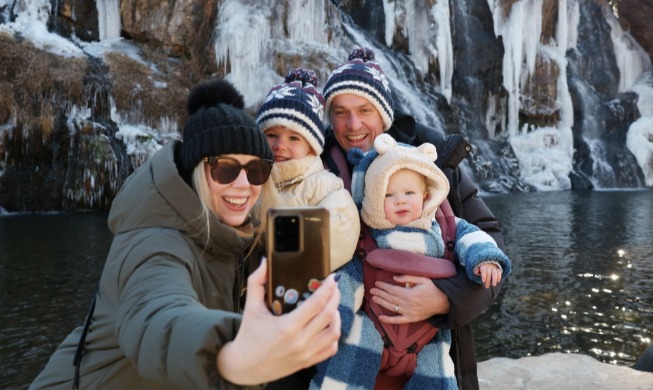 Prepaid debit card limit for int'l visitors raised to KRW 1M