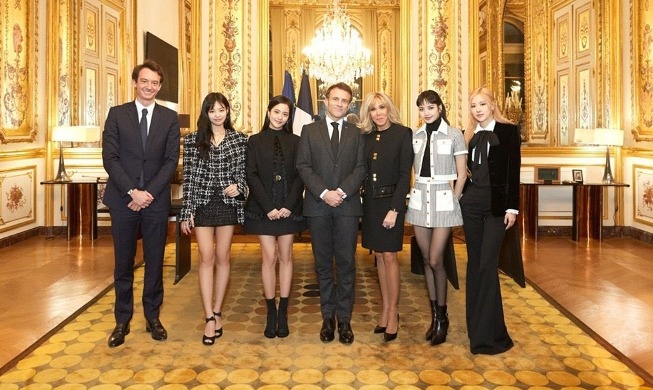 BLACKPINK performs in Paris, meets President Macron, Federer