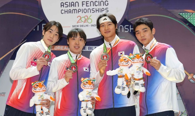 Men avenge 2025 loss in team sabre at Asian Fencing Championships