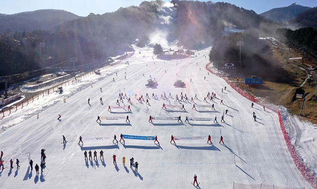 [Korea in photos] 'It's winter': Yongpyong Resort opened