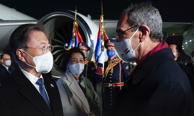 🎧 President Moon arrives in Cairo for talks with Egyptian president