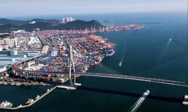 Strong chip sales fuel record Nov. ICT exports of KRW 37T