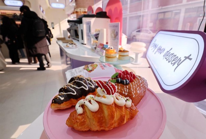 CU at convenience store branch for desserts