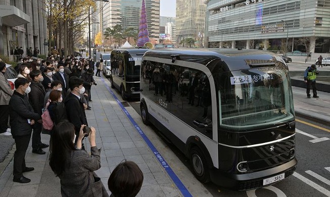 Self-driving buses running along Seoul's Cheonggyecheon Stream