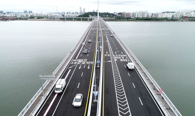 [Korea in photos] 31st bridge crossing Seoul’s Hangang River opened