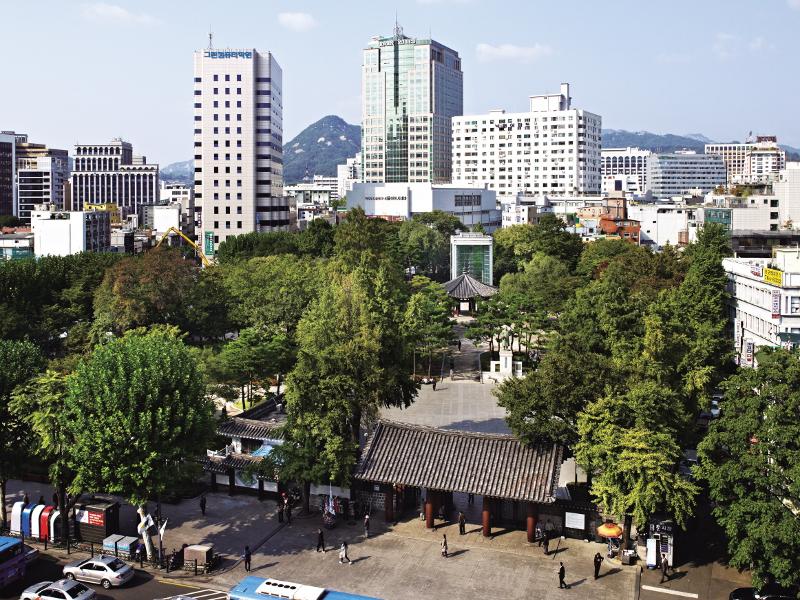 This is an aerial view of Tapgol Park in Seoul's Jongno-gu District. (Korea Heritage Service) 